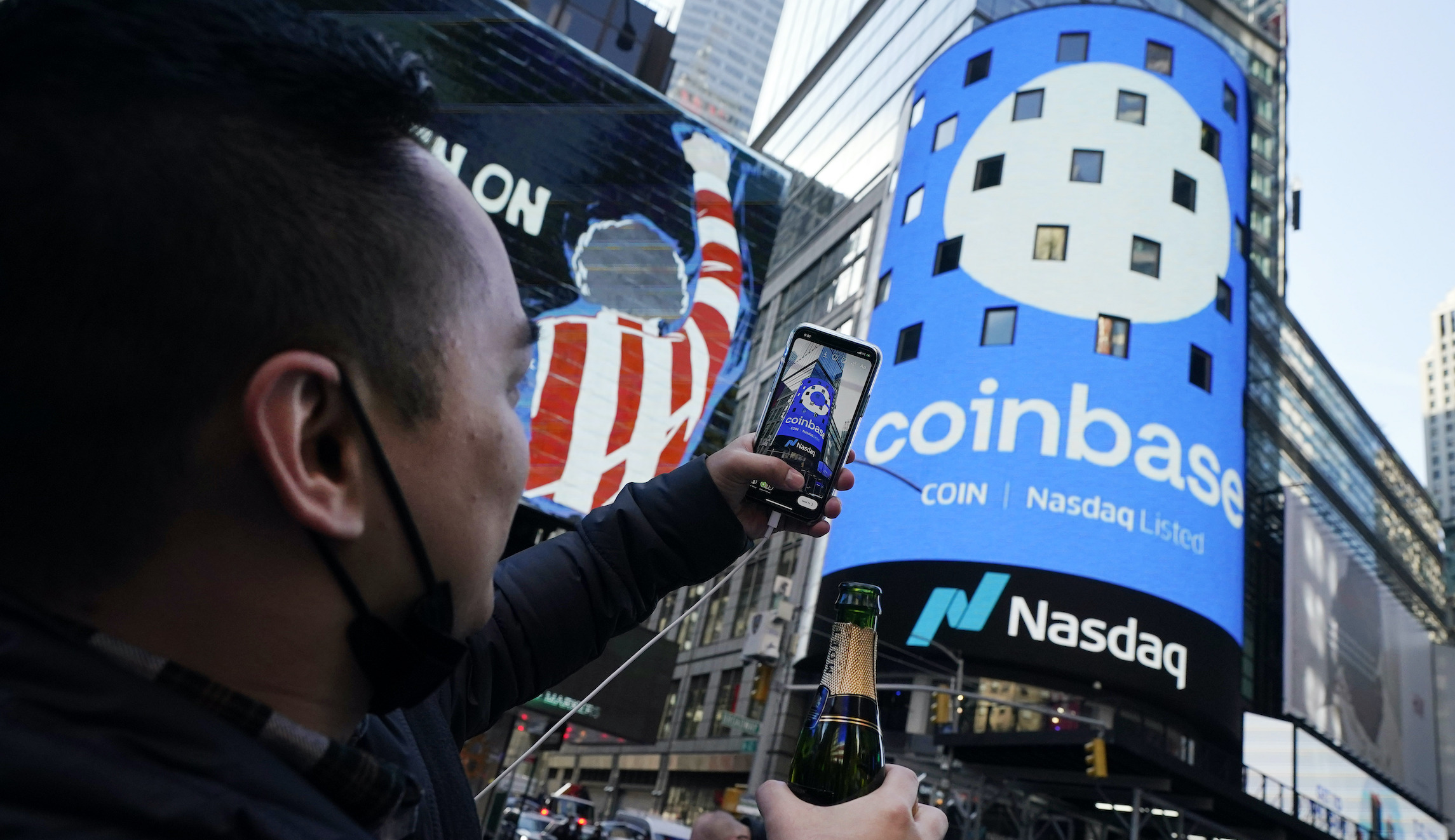 Former Coinbase employee is first charged with insider trading in crypto industry