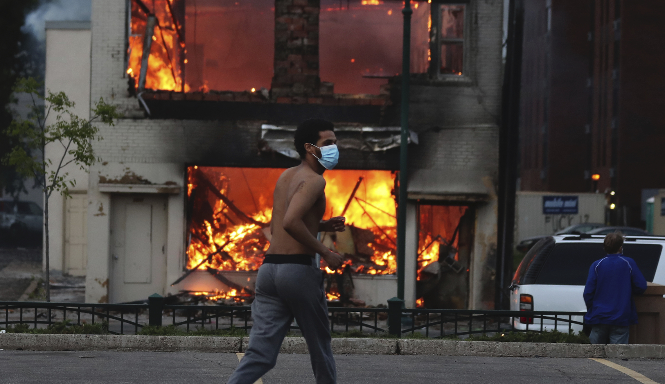 Minneapolis Democratic-Farmer-Labor Party chairman defends comments supporting burning of police station
