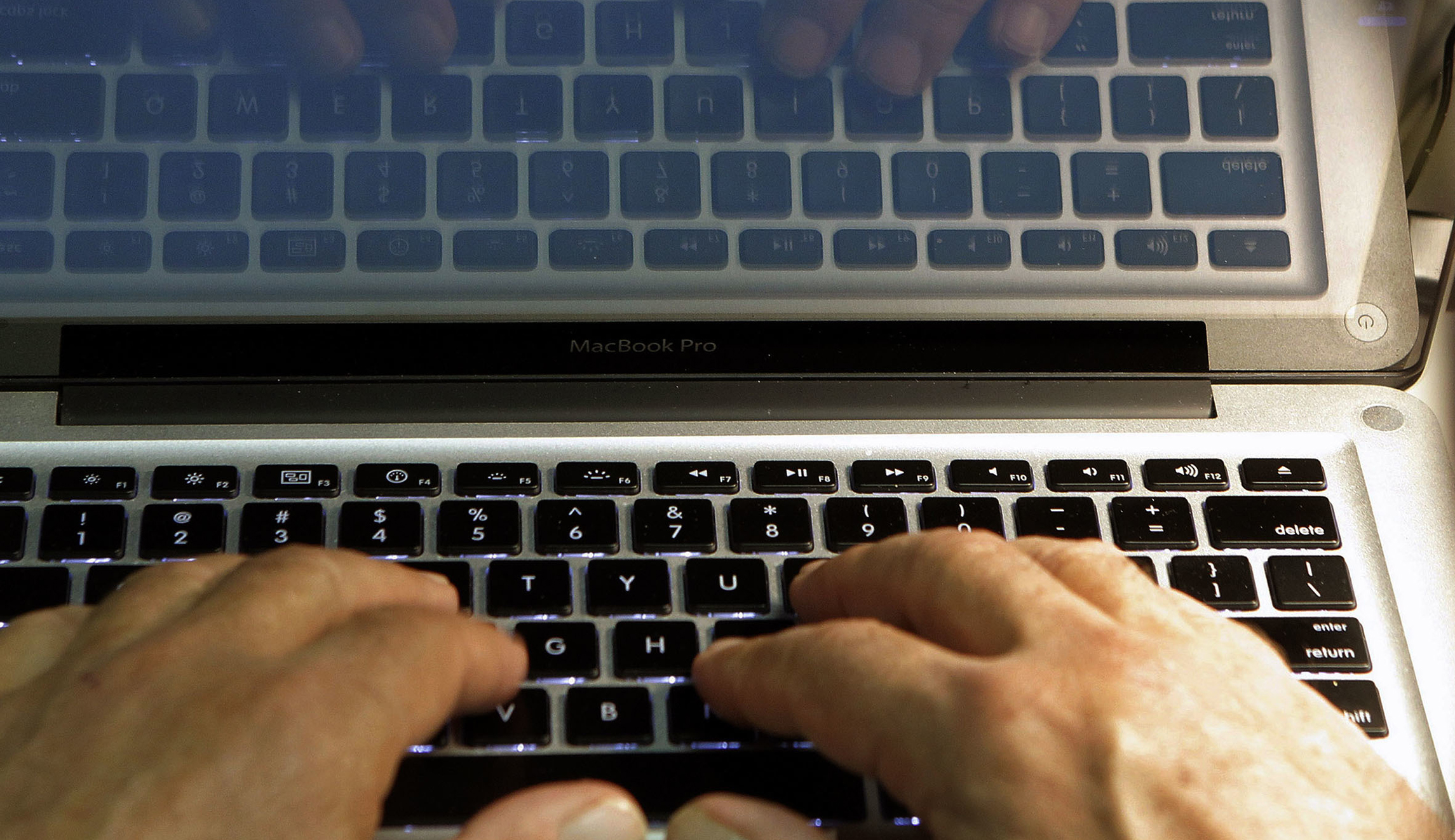 Two Illinois laws go after ‘deep fakes’ and ‘doxxing’ beginning Jan. 1