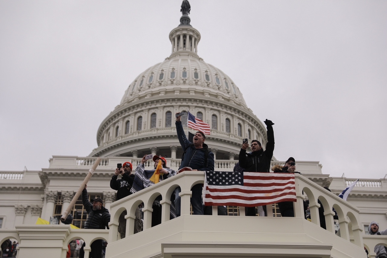 Lawmakers seek to bar insurrectionists from holding office