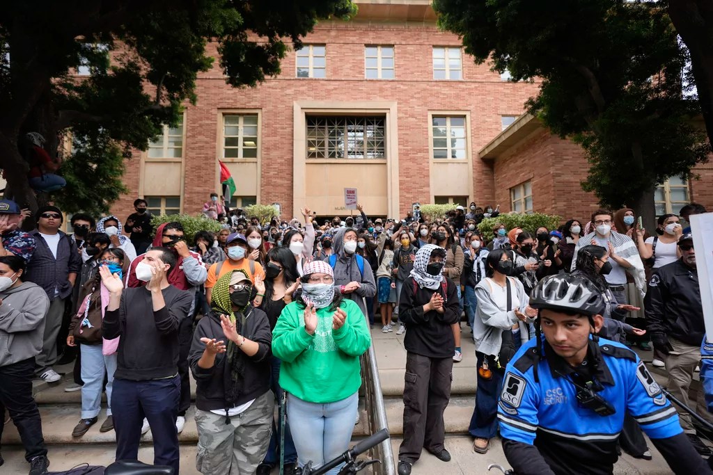 Lawmakers reconsider mask bans after spring campus protests
