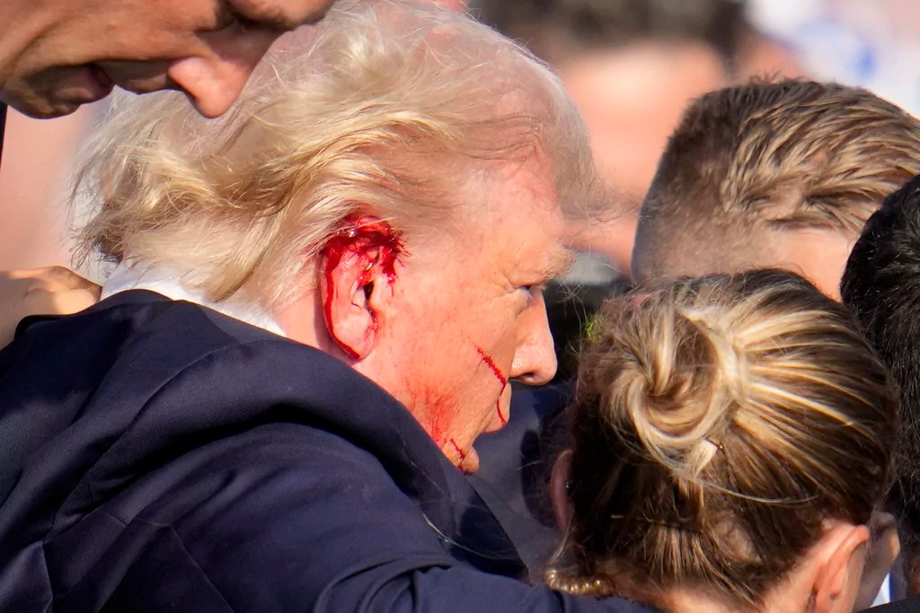Why did the Secret Service allow Trump on the stage minutes after identifying Crooks as a threat?