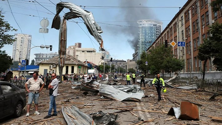 21 wounded after Russia strikes apartment buildings in Ukrainian city of Kharkiv