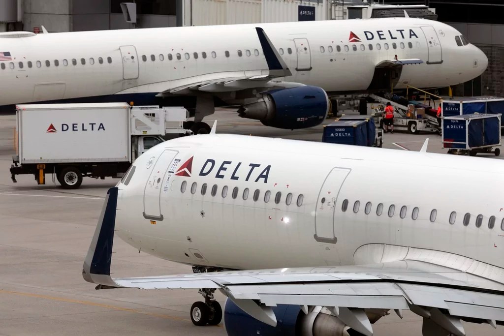US airlines warn of decreased sales as demand for domestic travel weakens