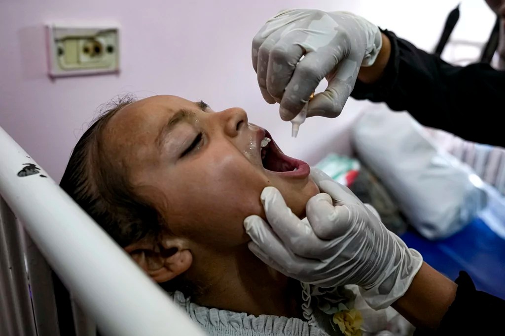 Polio vaccine campaign begins in Gaza a day before fighting is expected to pause