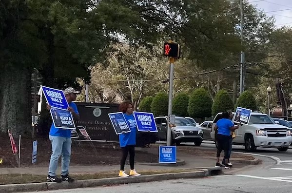 How the economy could keep a purple Georgia county from flipping to Harris