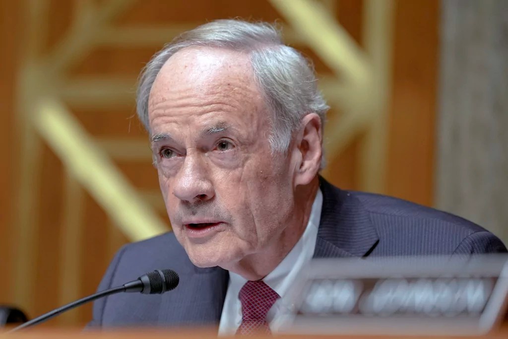 Lawmakers give up on bipartisan permitting reform bill seen as critical for energy