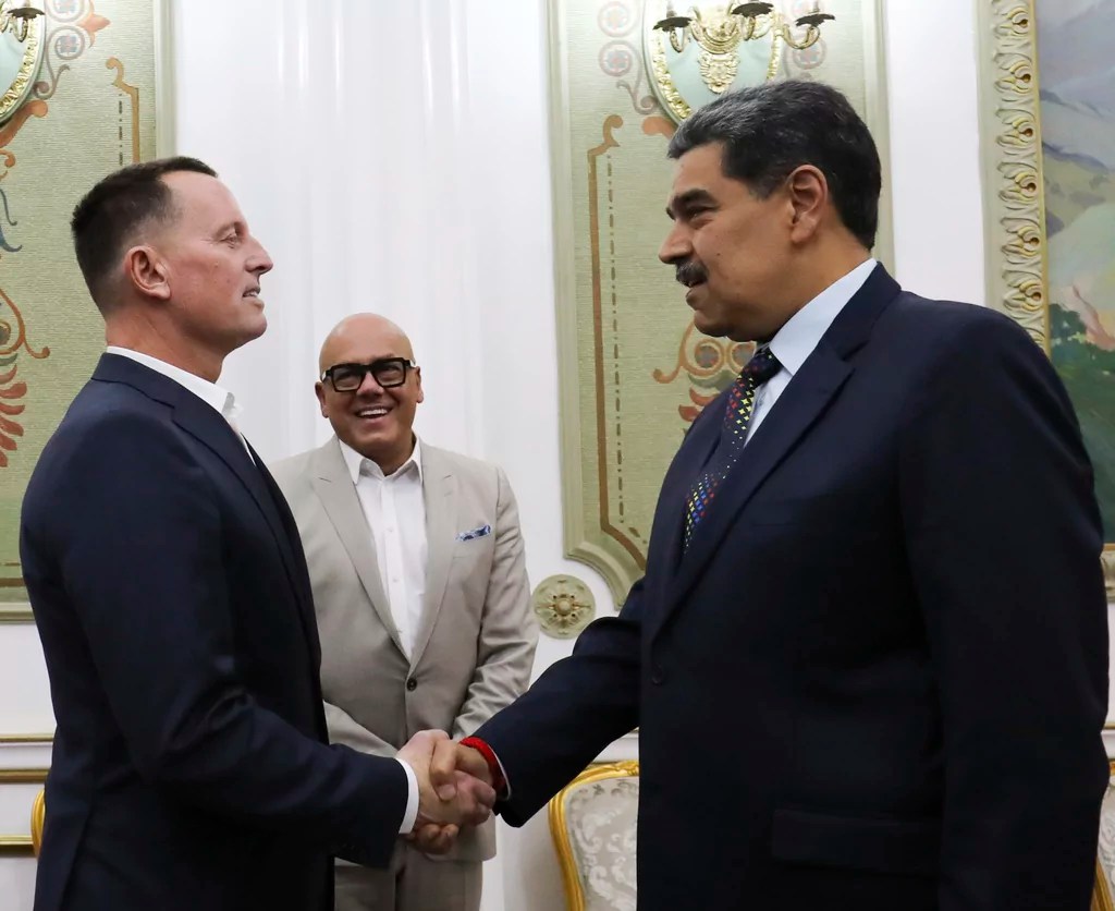Trump envoy meets with Venezuelan President Maduro to discuss deportations