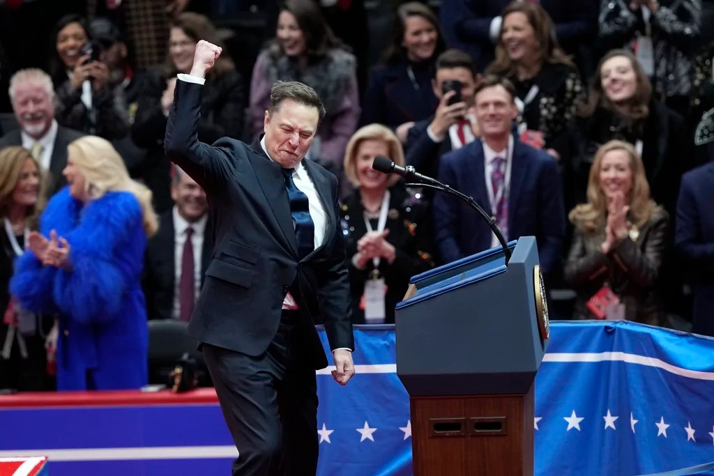 No, Elon Musk did not perform a Nazi salute