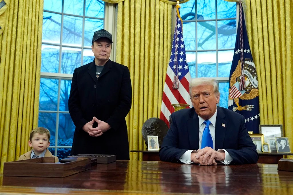 What happens if Trump defies a court order?