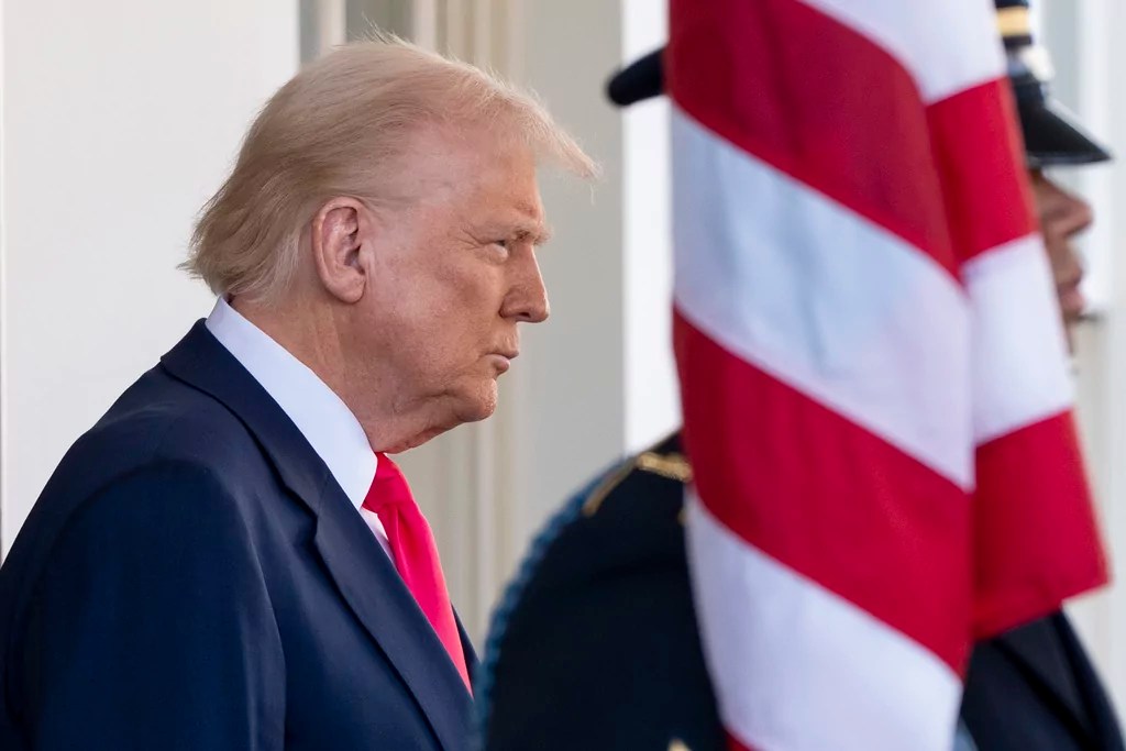 Trump’s NIH and FDA nominees advance to full Senate vote