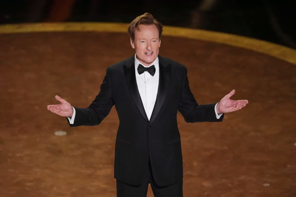 Oscars get political despite efforts to keep current events out of broadcast