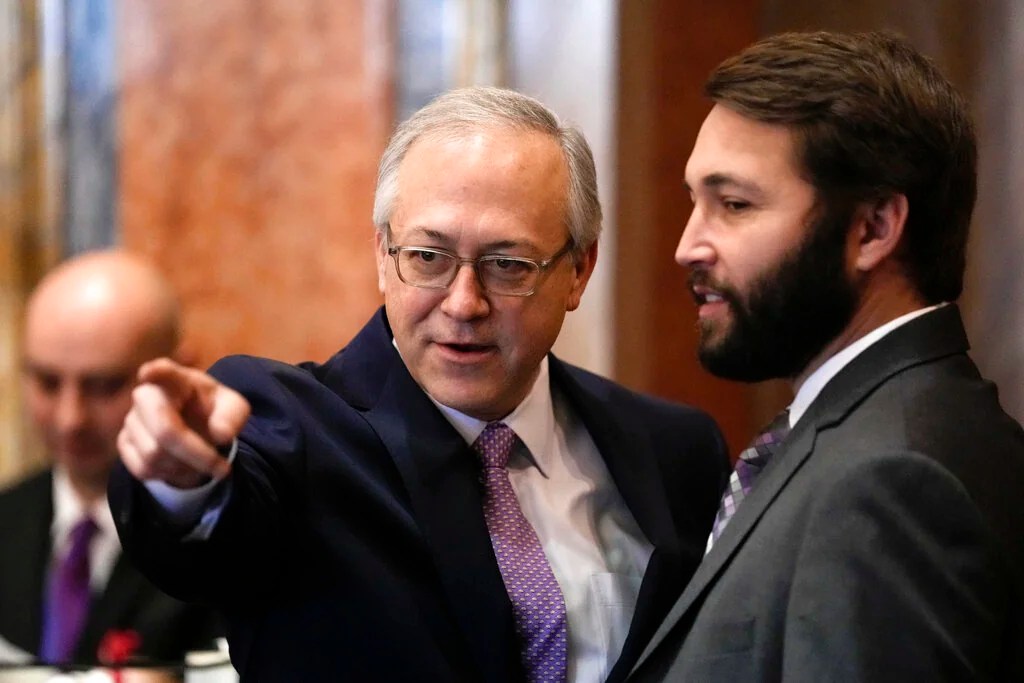 Iowa lawmakers wrap up 21-hour final day of 2025 session