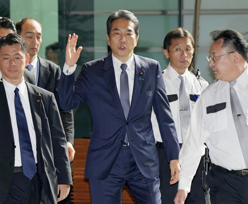 Japanese agricultural minister resigns after saying he ‘never bought rice’