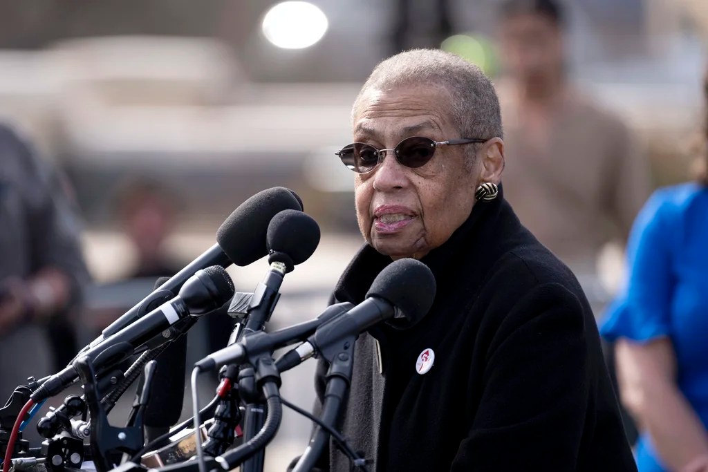 Eleanor Holmes Norton sees disconnect with staff over reelection plans