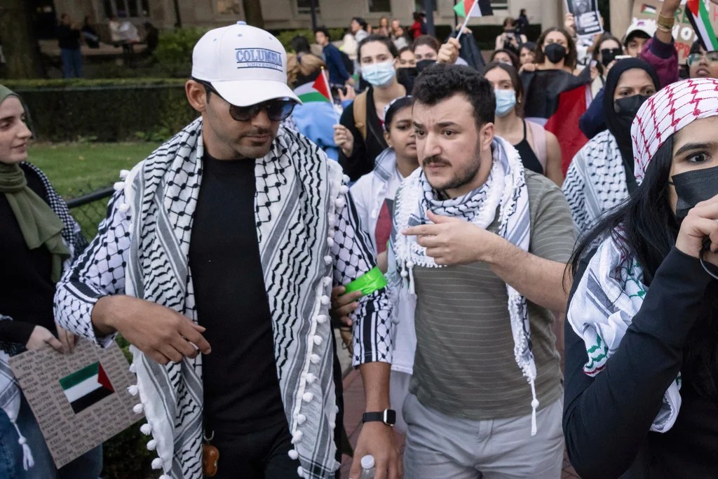 Judge orders release of Mahmoud Khalil from ICE facility