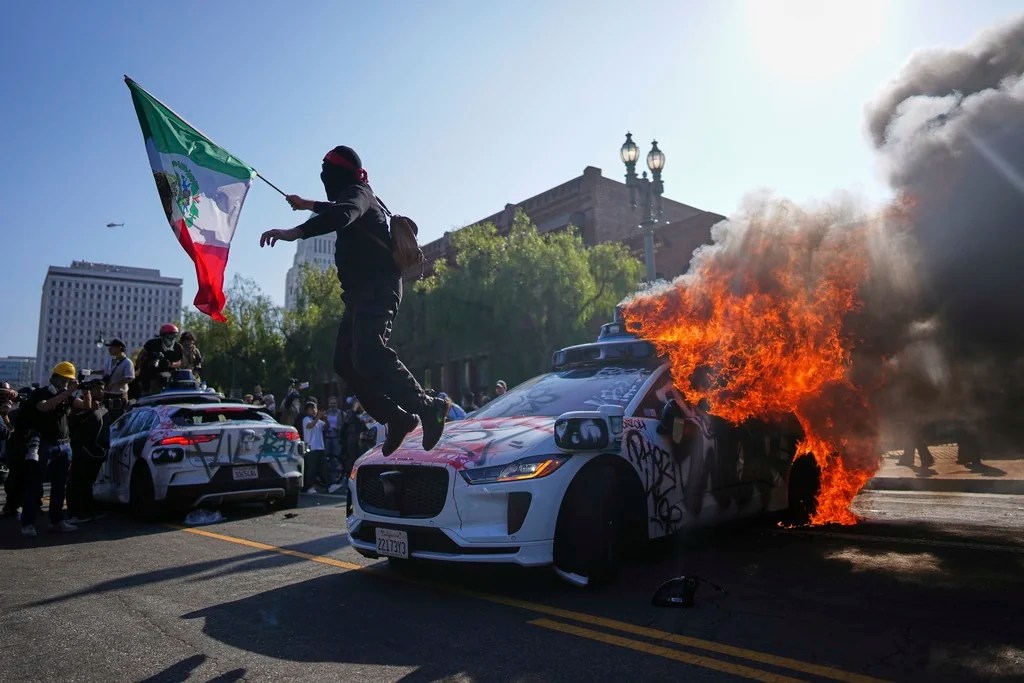 Republican lawmakers back Trump administration in the heat of Los Angeles riots