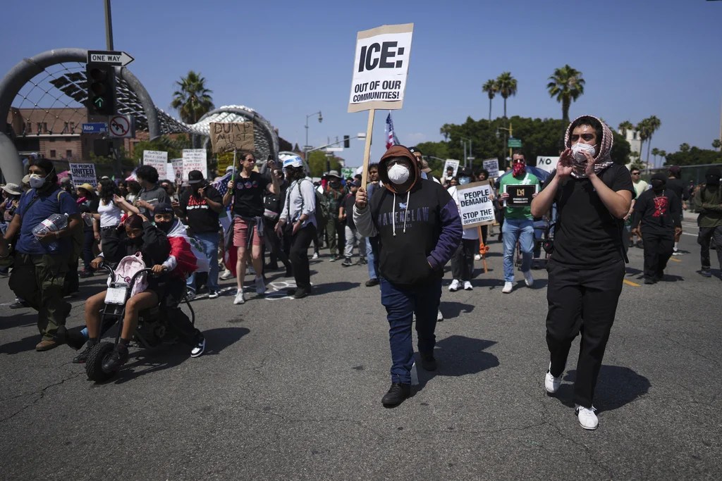CNN says Trump approval rating surging ‘like a rocket’ on immigration