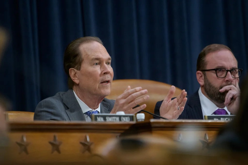 Vern Buchanan introduces bill seeking to reduce diabetes, obesity in military