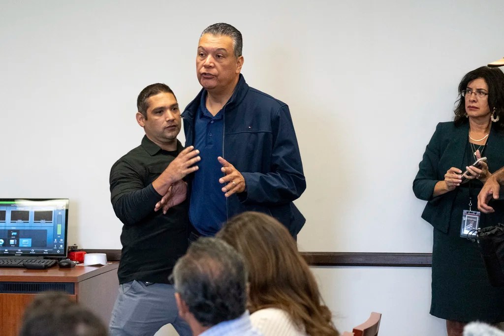 Democrats march to Thune’s and Johnson’s offices after Padilla’s ‘brutal handcuffing’ at Noem press conference