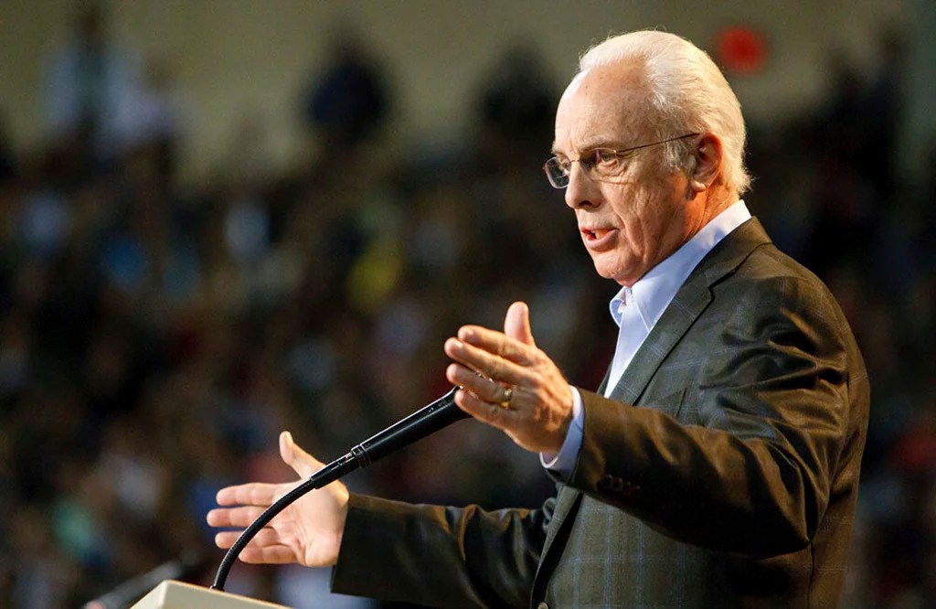 Evangelical firebrand John MacArthur dies at 86